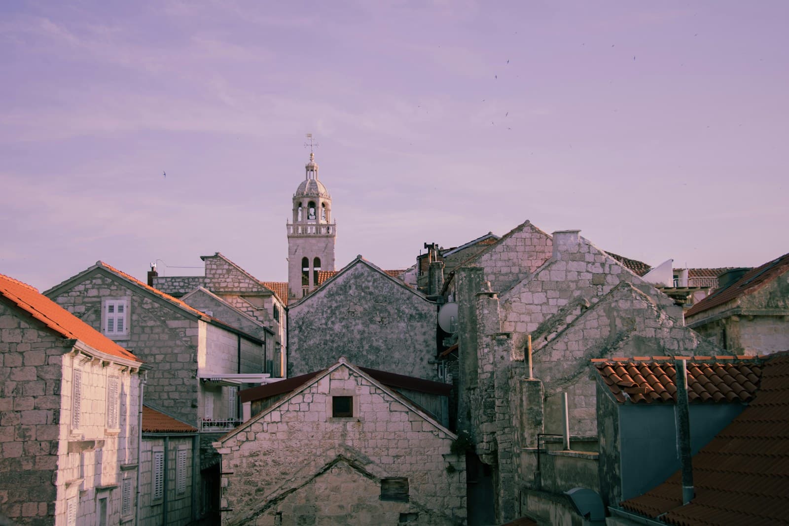 Remparts du vieux Korčula et mer Adriatique
